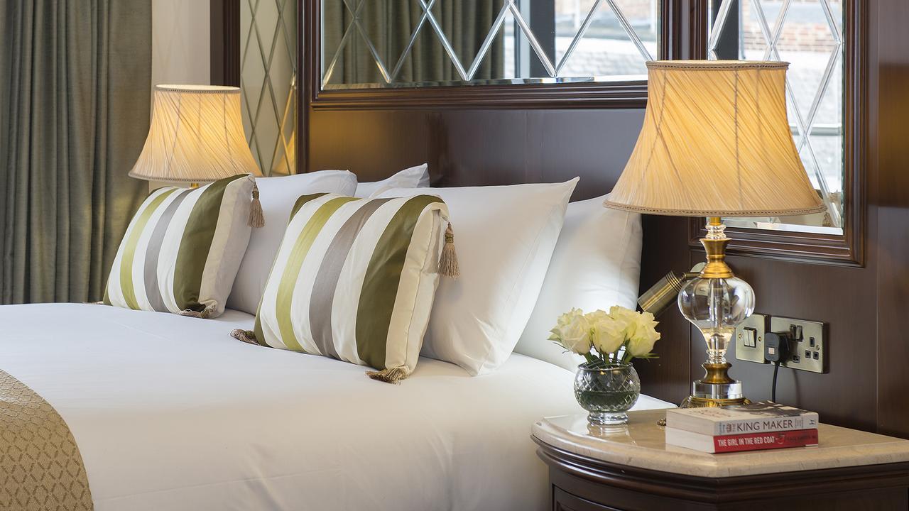 The George Street Hotel Oxford Ngoại thất bức ảnh A bedroom at The Imperial