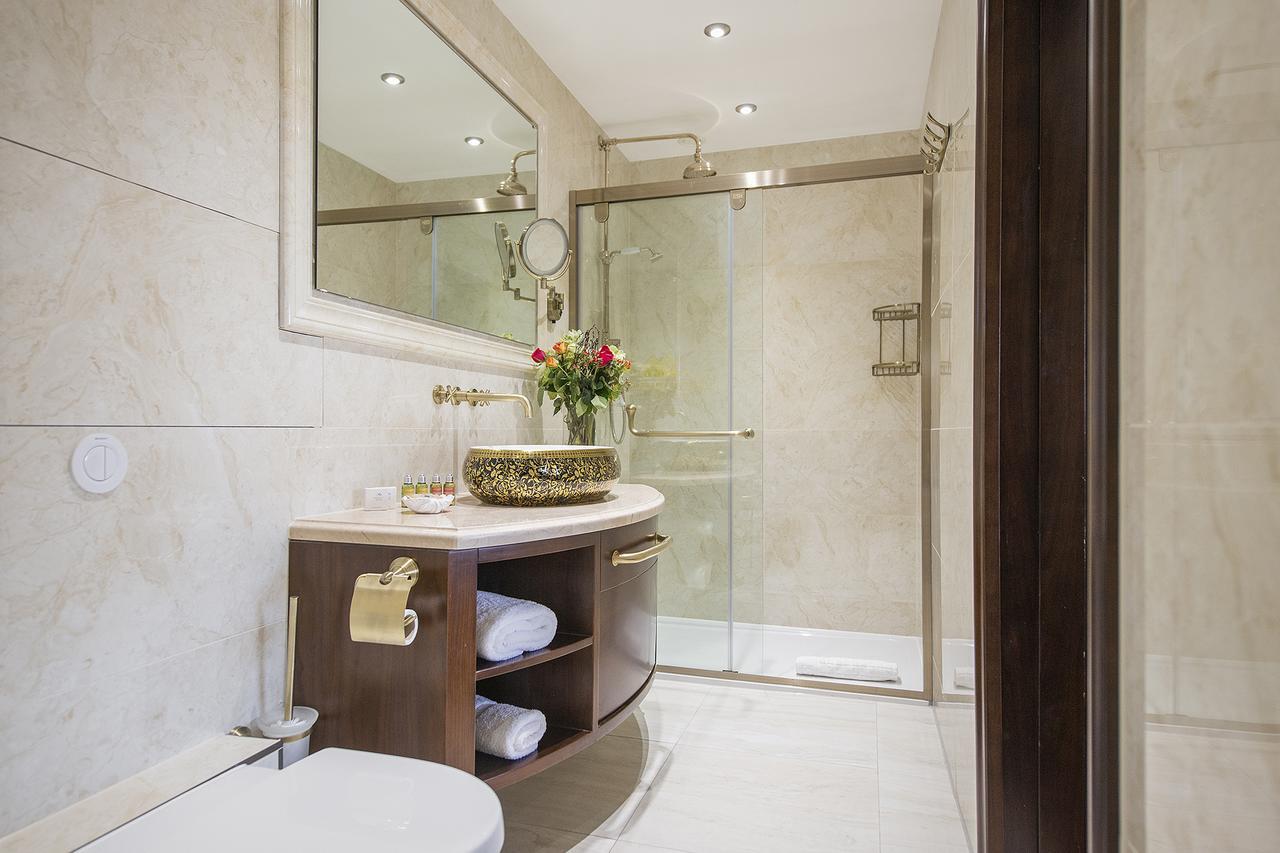 The George Street Hotel Oxford Ngoại thất bức ảnh A bathroom in a hotel
