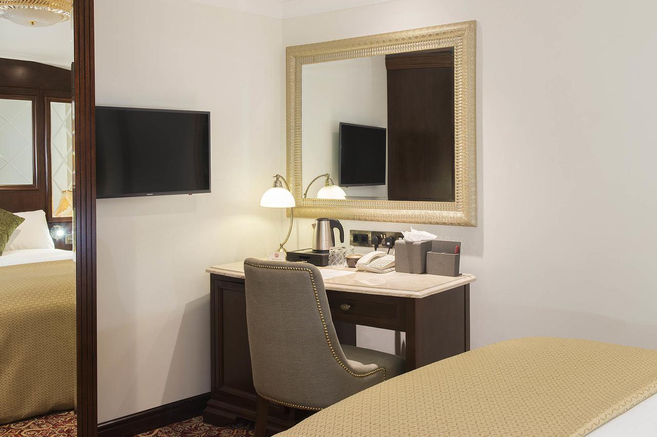 The George Street Hotel Oxford Ngoại thất bức ảnh A vanity table in a hotel room