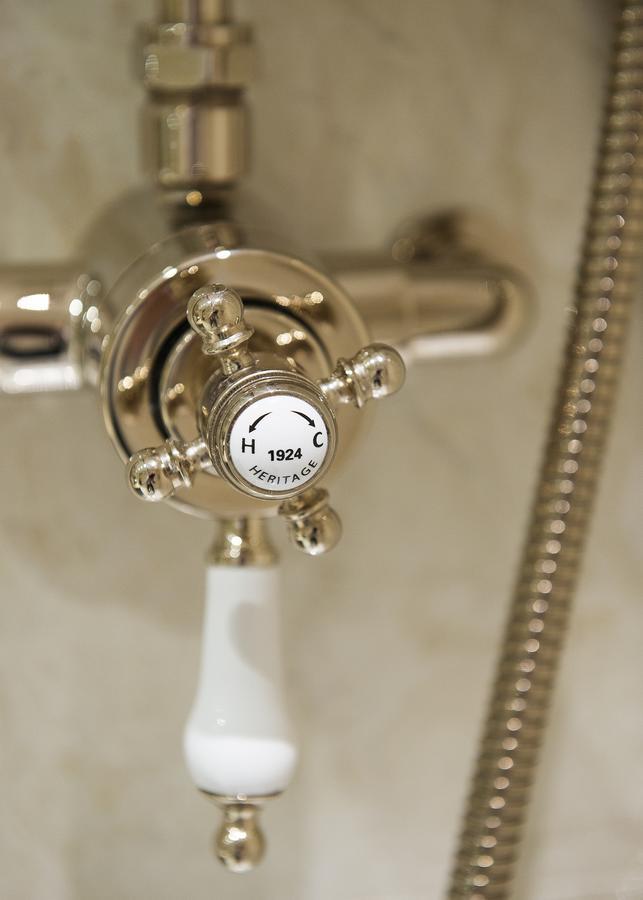 The George Street Hotel Oxford Ngoại thất bức ảnh Heritage bathroom fittings